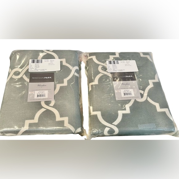 Madison Park Saratoga Print (2) window panels 50”Wx 95”L light filtering - Picture 2 of 5